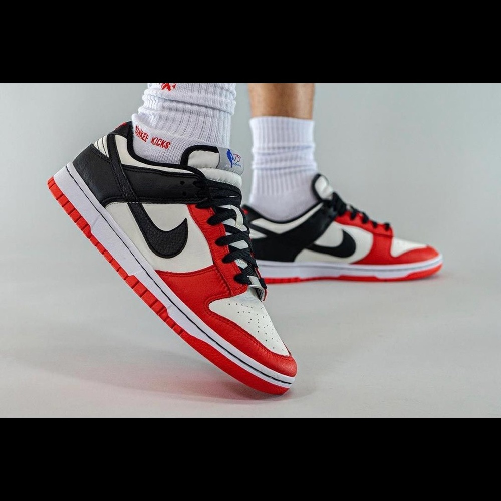 Exclusive Nike dunk low 75th anniversary Chicago bulls - Picture 1 of 4